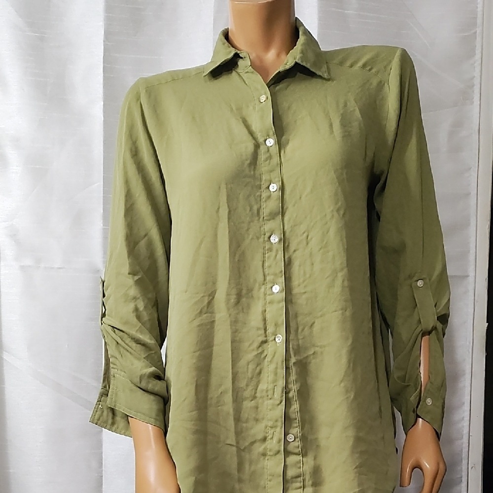 Taylor & Sage Green 3/4 Sleeve Button Down Shirt with Dress Shirt Collar Size L‎